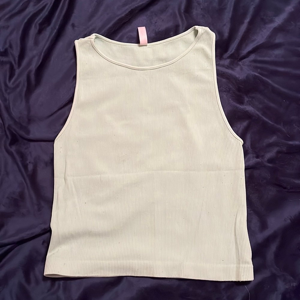 Mint green ribbed crop top !